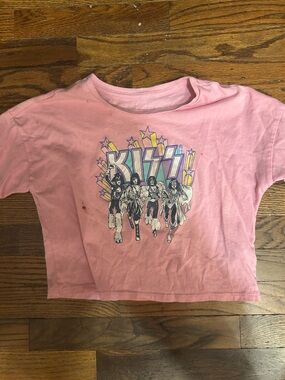 wonder nation Pink KISS Graphic Crop Tee with Starburst Print